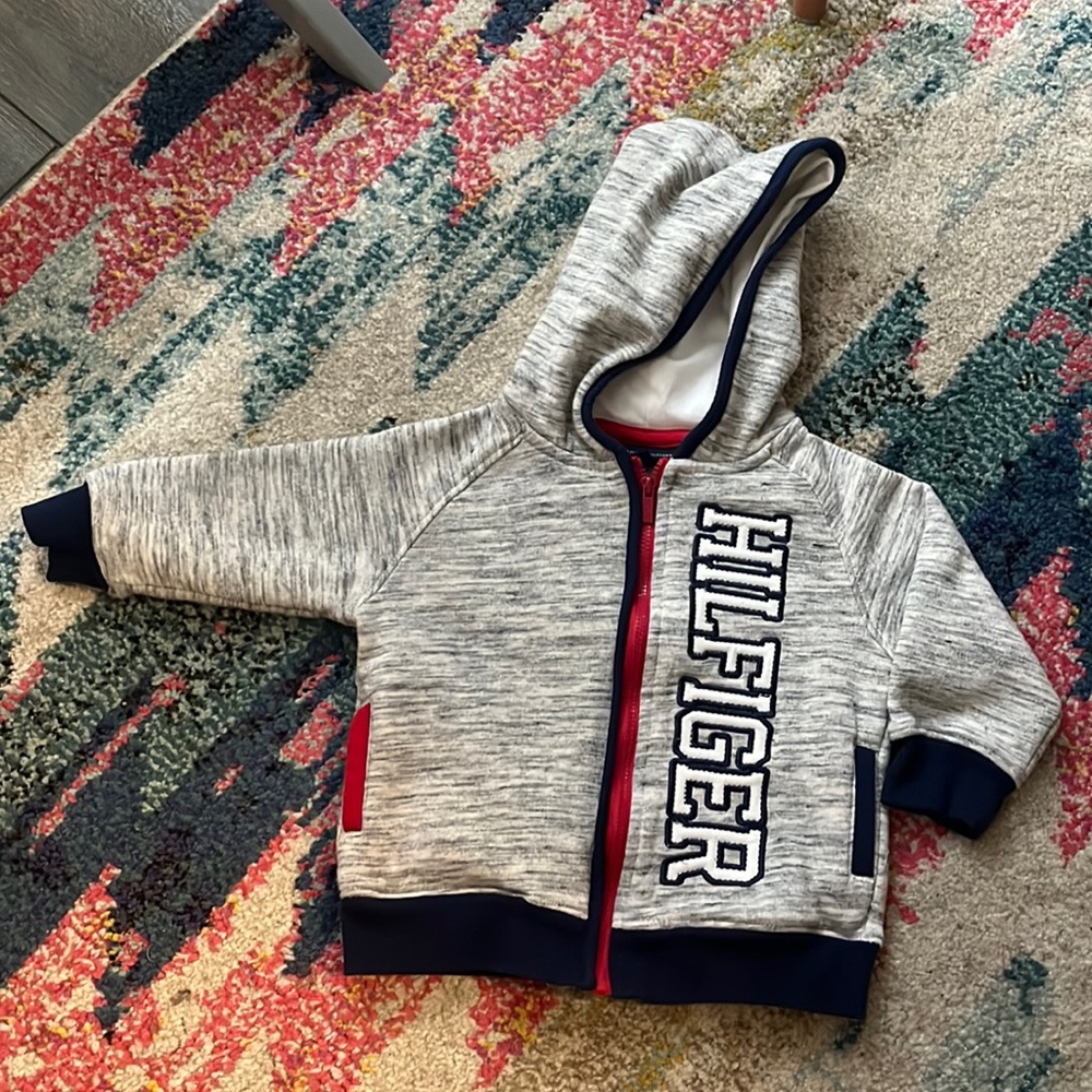 Baby zip up hoodie
A8